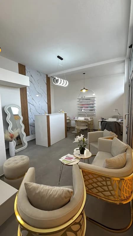 Amra Nail salon