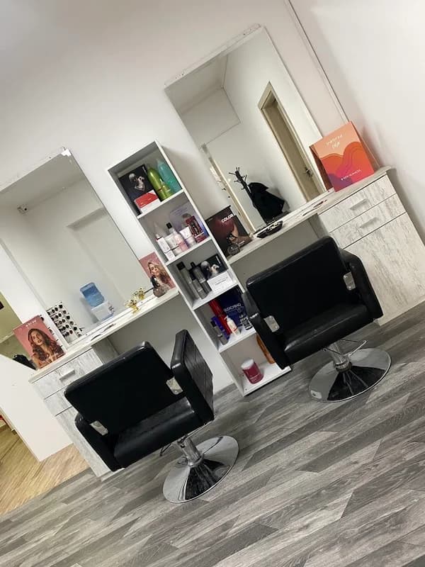 Royal Beauty Brand / Academy