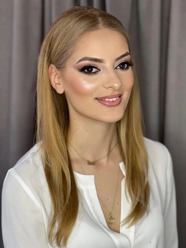 Ami Line Beauty - Make up Aminah 1