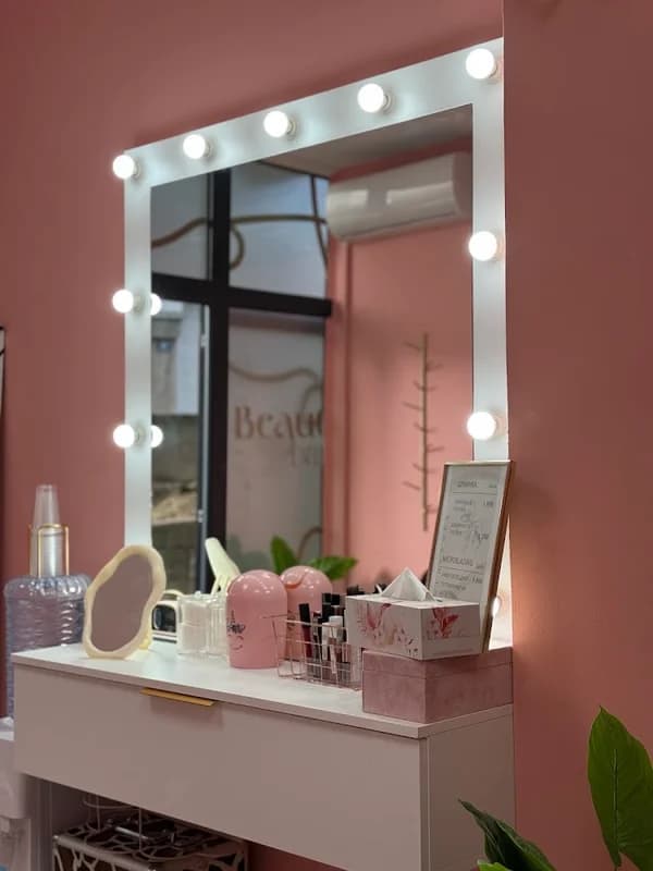 "Beauty Bar - BB"