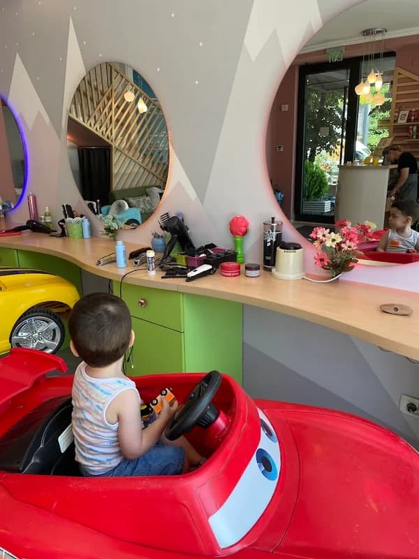 Little Stars Beauty salon 1