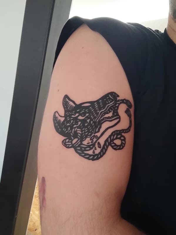 DISTORT Tattoo Studio 1