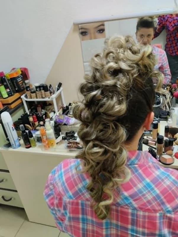 HAIR AND MAKE UP BLASKA